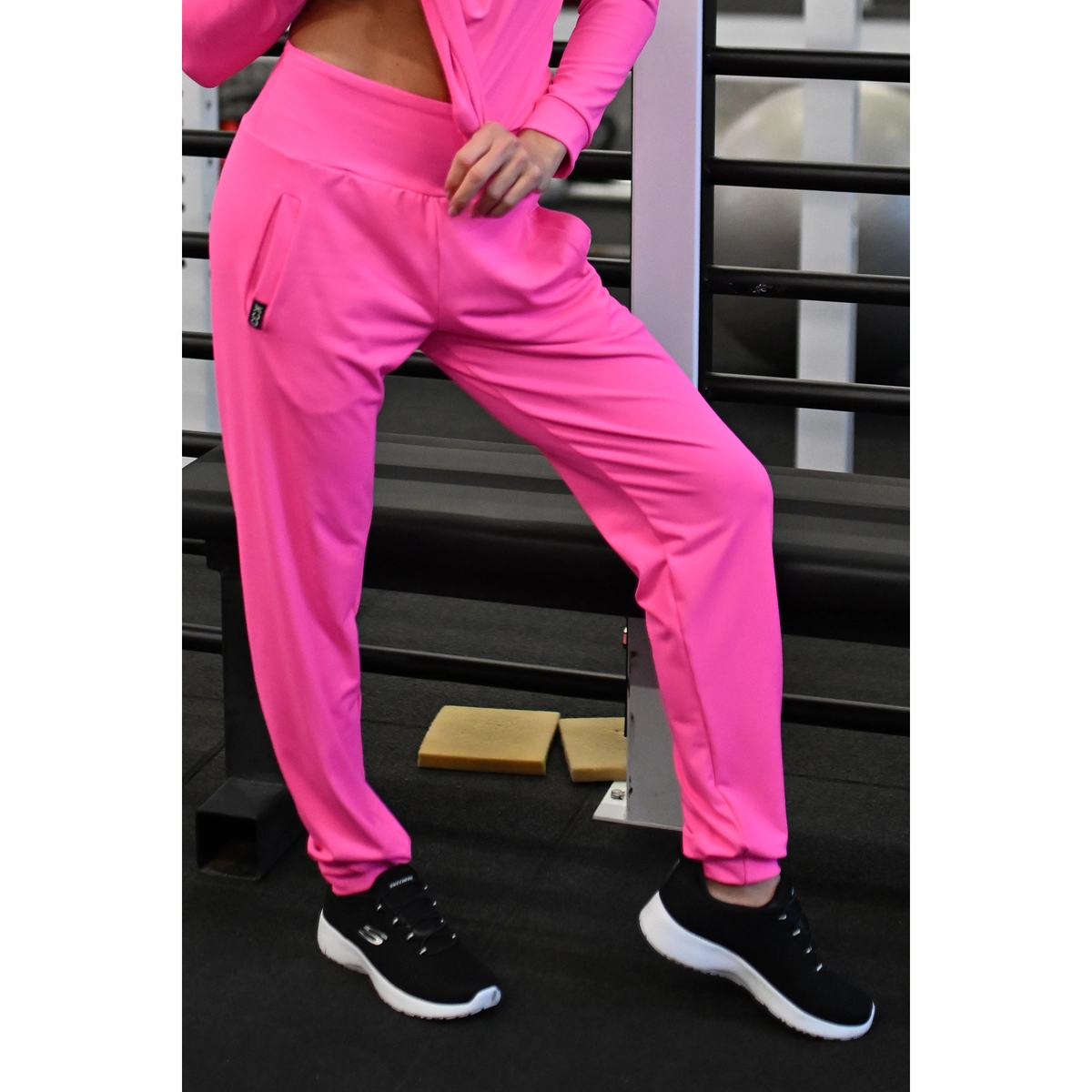 Pink (rosa shocking) basic magasderekú női melegítő nadrág