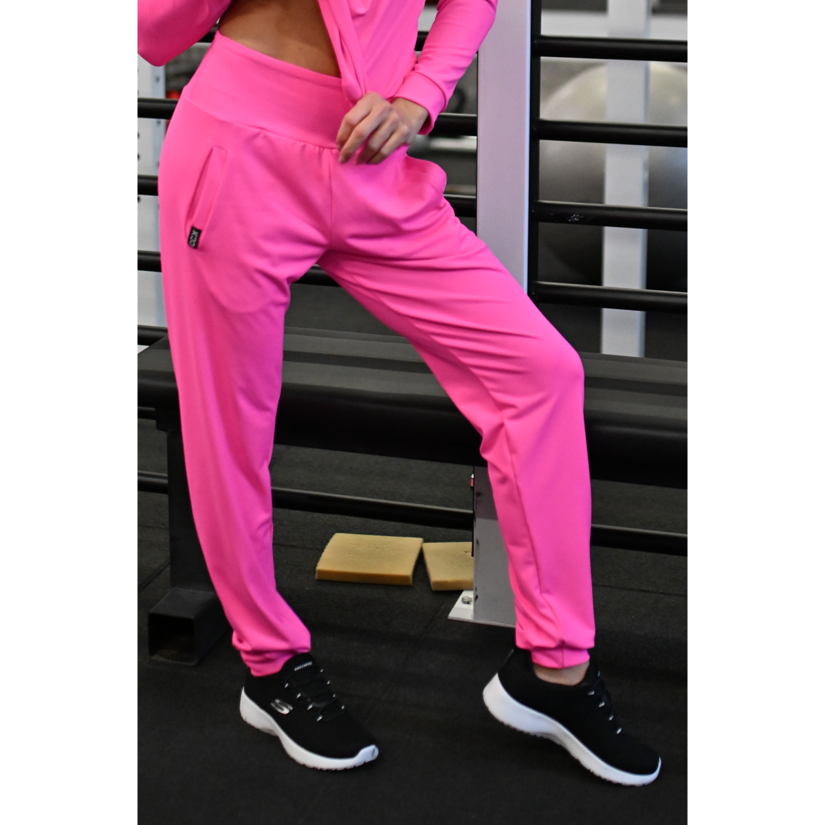 Pink (rosa shocking) basic magasderekú női melegítő nadrág
