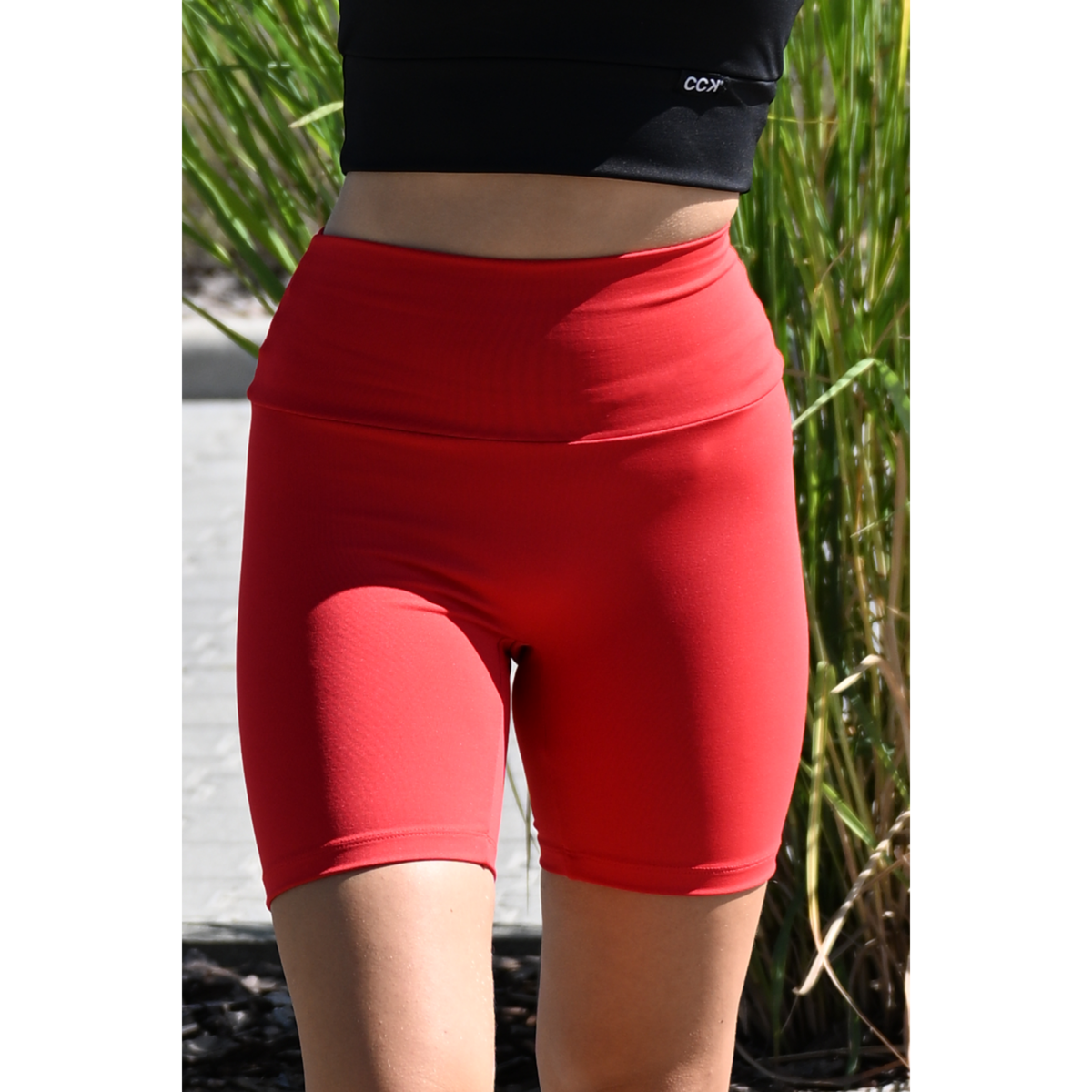 Piros basic, magasderekú női fitness középhosszú short