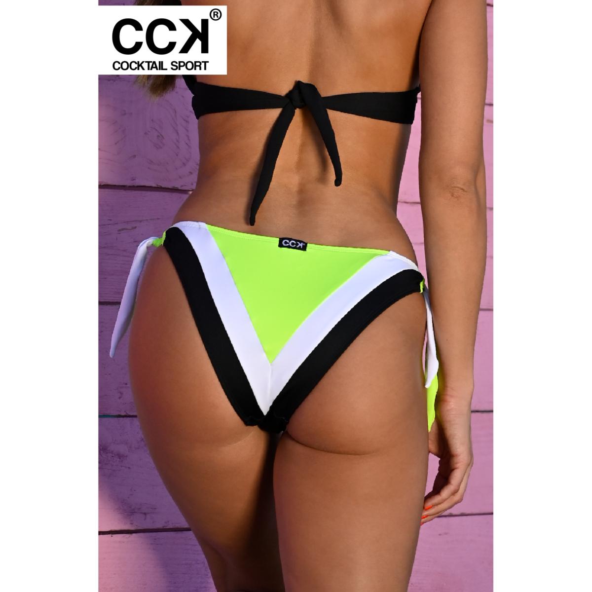 Fekete-fehér-neon zöld, oldalt megkötős, hagyományos fazonú tricolor bikini alsó.