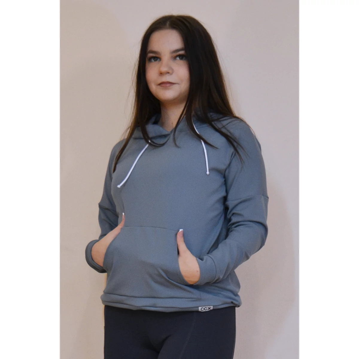 Kenguruzsebes, kapucnis fitnesz felső, galambszürke