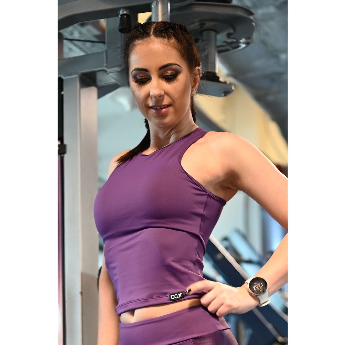 Rövid fitnesz trikó, padlizsán lila