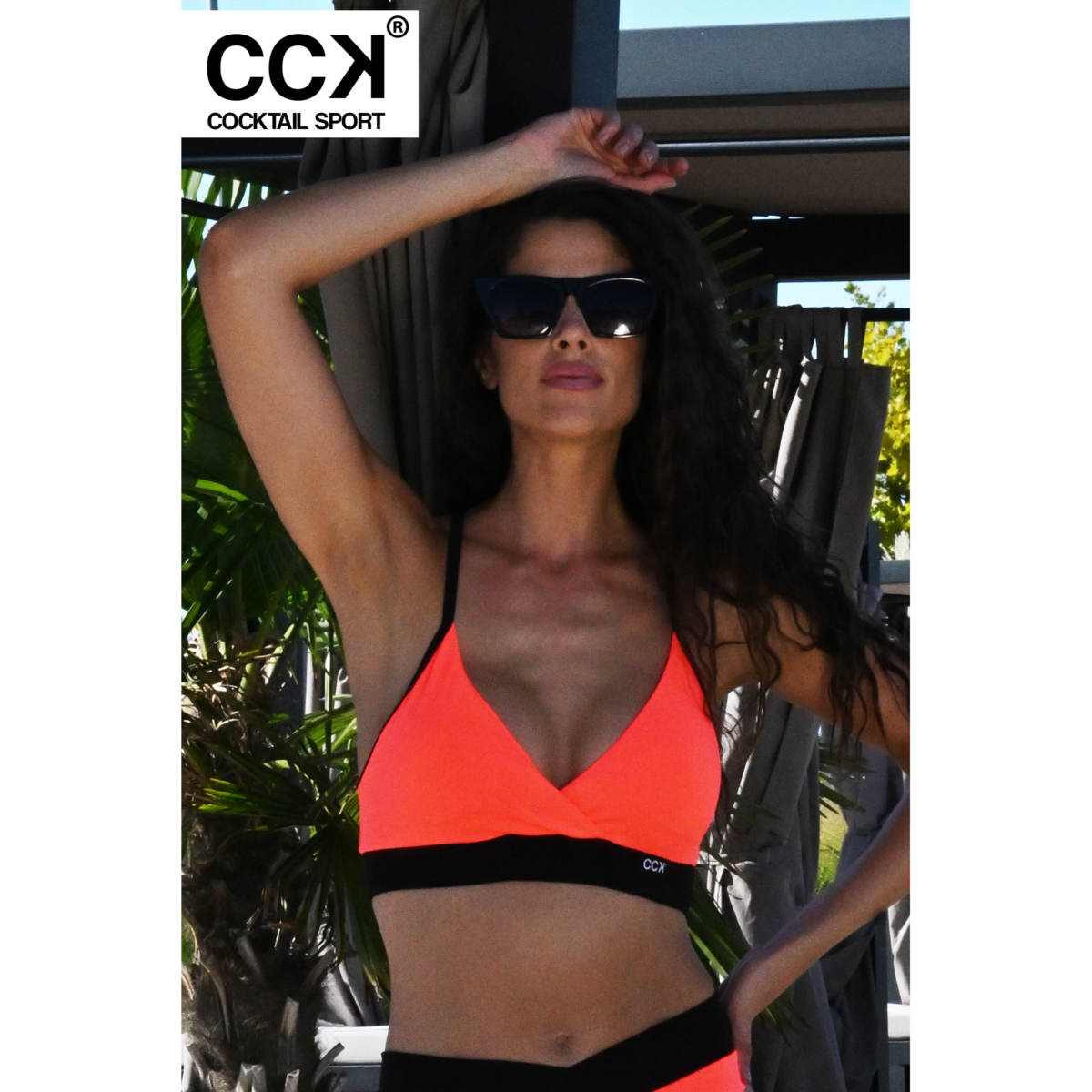Neon korall (rio) - fekete basic, kivehető szivacsos, sportos háromszög bikini felső
