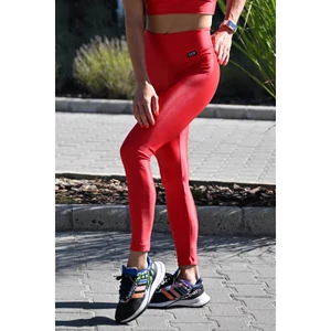 Kép 2/3 - Piros extra fényes, csiszolt, húzott fenekű női leggings